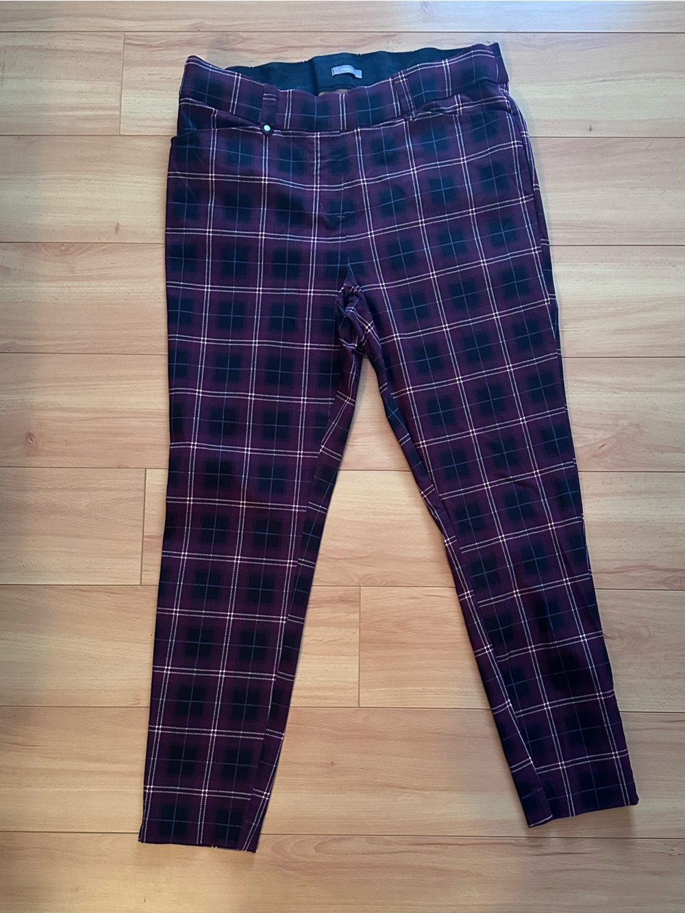 Maurices Burgundy Plaid Skinny Ankle Pants Black 14W stretch slide-on waist